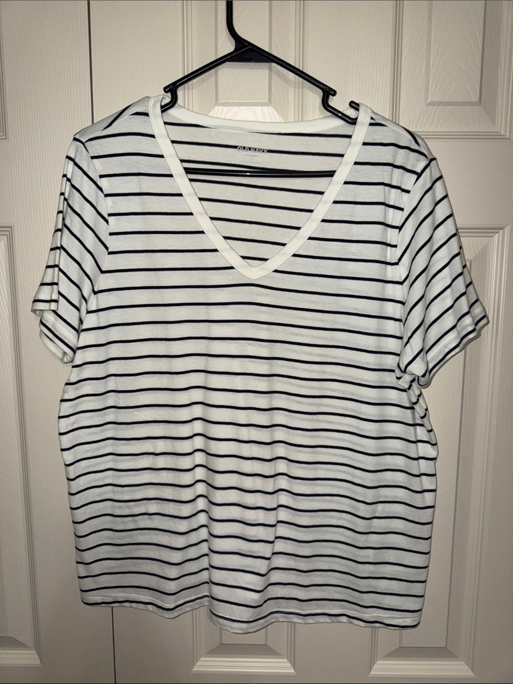 Old Navy Black & White Striped V-Neck Tee
